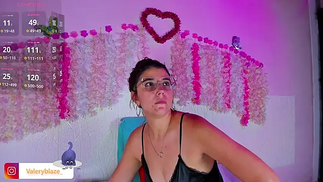 ValeryBlaze  online show from June 17, 2026, 7:04 pm