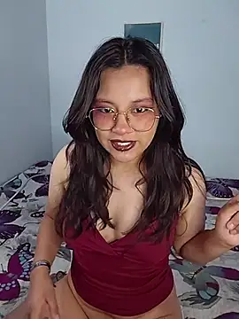 Snapshot of _Juno chatting on July 4, 2026, 5:19 pm Juno online show from July 4, 2026, 5:19 pm