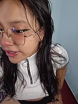 Snapshot of _Juno chatting on July 7, 2026, 4:55 pm Juno online show from July 7, 2026, 4:55 pm