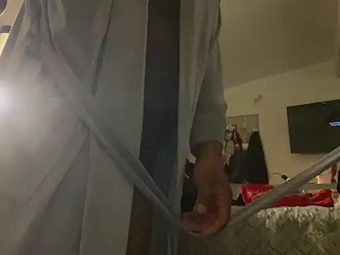 Deeekayemm online show from June 19, 2026, 1:43 am
