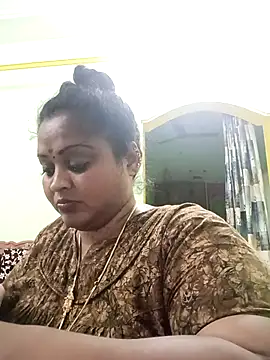 Jassminsree online show from April 22, 2026, 4:04 am