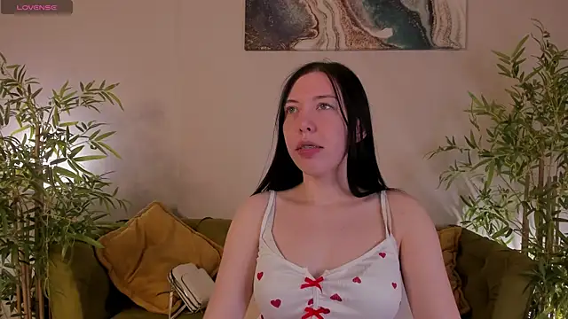 Sandra Ross online show from April 26, 2026, 1:14 am