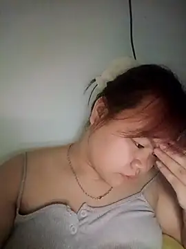Truxcy1 online show from April 28, 2026, 12:53 am