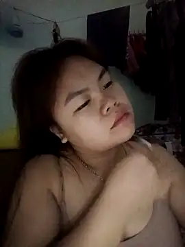 Truxcy1 online show from May 6, 2026, 1:36 am