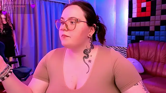 Snapshot of CatherineClaire chatting on July 18, 2026, 4:44 pm CatherineClaire online show from July 18, 2026, 4:44 pm