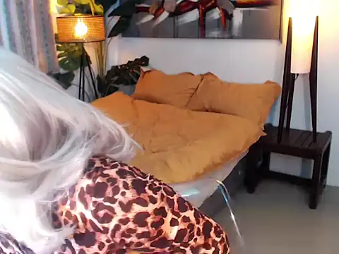 Tssassy online show from April 22, 2026, 5:54 am