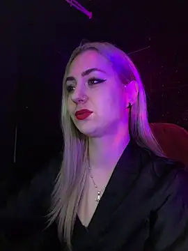 szofi69 online show from April 24, 2026, 7:49 pm