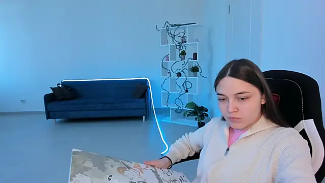 ChanaEbersol online show from April 22, 2026, 2:29 pm