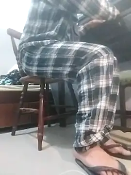 hiddenbig online show from April 22, 2026, 9:27 pm