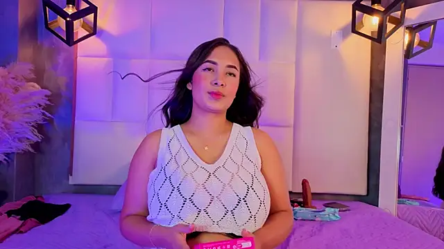 Snapshot of Violetta_rose_ chatting on June 7, 2026, 12:15 am Violetta rose online show from June 7, 2026, 12:15 am