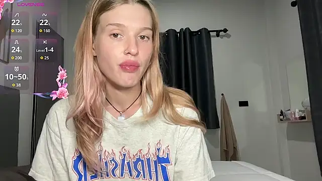 crazysuckks online show from May 17, 2026, 10:28 pm