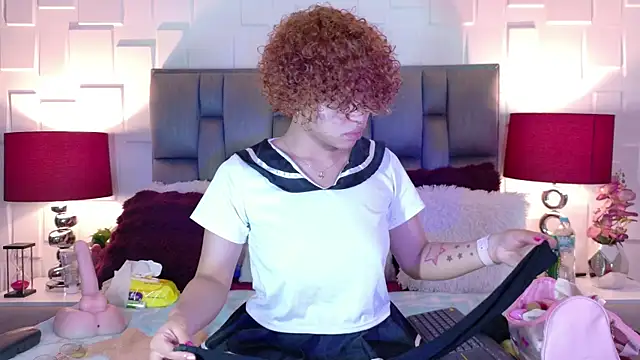 KeiryGinger online show from June 12, 2026, 3:27 am