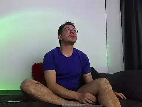 Letorres19 online show from April 22, 2026, 5:21 am