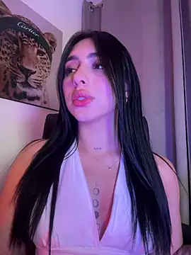 IsabellaNoir  online show from April 28, 2026, 2:27 am