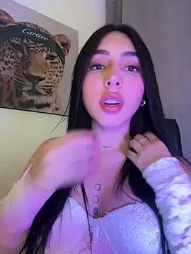 IsabellaNoir  online show from May 14, 2026, 10:05 pm