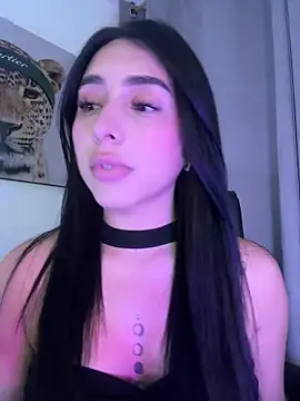 IsabellaNoir  online show from May 16, 2026, 11:46 pm