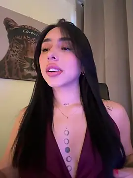 Snapshot of IsabellaNoir_ chatting on June 16, 2026, 10:23 pm IsabellaNoir online show from June 16, 2026, 10:23 pm