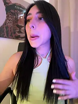 Snapshot of IsabellaNoir_ chatting on July 7, 2026, 3:38 pm IsabellaNoir online show from July 7, 2026, 3:38 pm