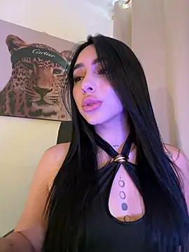 Snapshot of IsabellaNoir_ chatting on July 23, 2026, 5:44 pm IsabellaNoir online show from July 23, 2026, 5:44 pm
