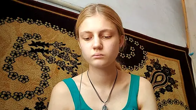 Snapshot of LunaLaday chatting on July 16, 2026, 4:51 am LunaLaday online show from July 16, 2026, 4:51 am