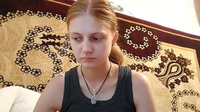 Snapshot of LunaLaday chatting on August 4, 2026, 3:21 am LunaLaday online show from August 4, 2026, 3:21 am