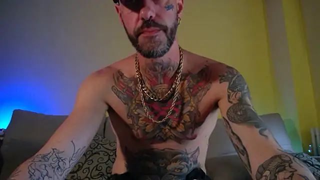 Snapshot of DuroHustler chatting on May 9, 2026, 3:39 pm DuroHustler online show from May 9, 2026, 3:39 pm