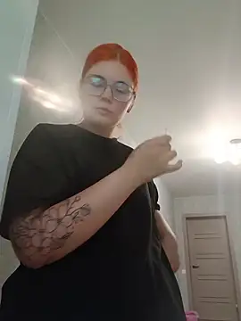 LoisFox online show from June 19, 2026, 1:26 pm