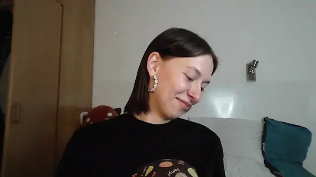 JuicyErika online show from April 30, 2026, 8:57 pm