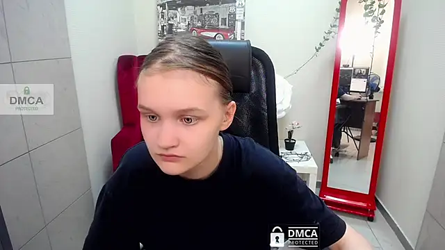 Snapshot of _donnaSia_ chatting on June 8, 2026, 6:14 am donnaSia online show from June 8, 2026, 6:14 am