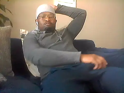 Snapshot of LunjeSA chatting on August 4, 2026, 8:50 am LunjeSA online show from August 4, 2026, 8:50 am