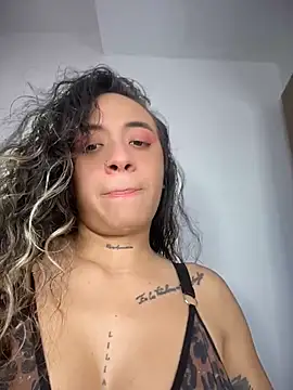 SinSirenXXX online show from May 9, 2026, 1:27 pm