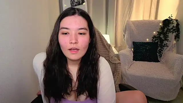 MomoRins online show from May 21, 2026, 10:17 pm