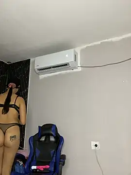 ValentinaLux Oficiall online show from July 2, 2026, 6:36 pm