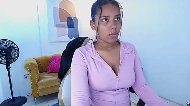 Snapshot of Afrodita_loren chatting on August 6, 2026, 3:19 am Afrodita loren online show from August 6, 2026, 3:19 am