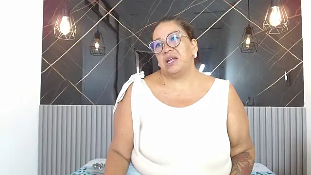 Snapshot of BarbaraGraf chatting on July 8, 2026, 11:58 am BarbaraGraf online show from July 8, 2026, 11:58 am