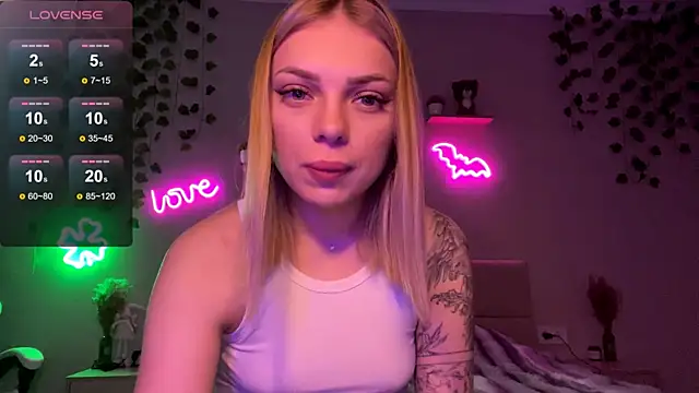CandyRass online show from May 24, 2026, 9:58 am