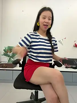 NiNa5203 online show from May 24, 2026, 1:38 pm