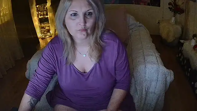 Snapshot of Divineblond chatting on January 23, 2025, 4:19 am Divineblond online show from January 23, 2025, 4:19 am