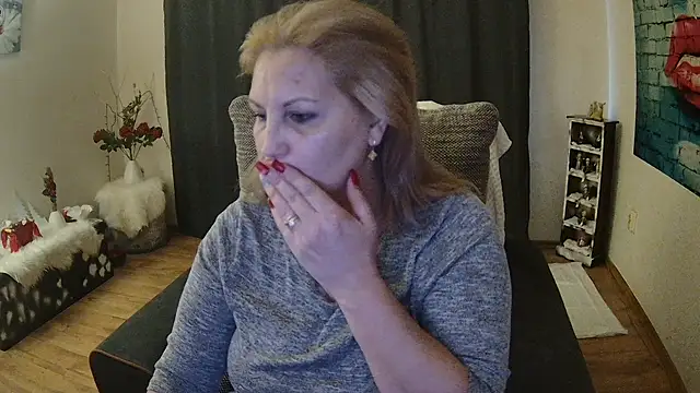 Snapshot of Divineblond chatting on January 24, 2025, 2:30 pm Divineblond online show from January 24, 2025, 2:30 pm