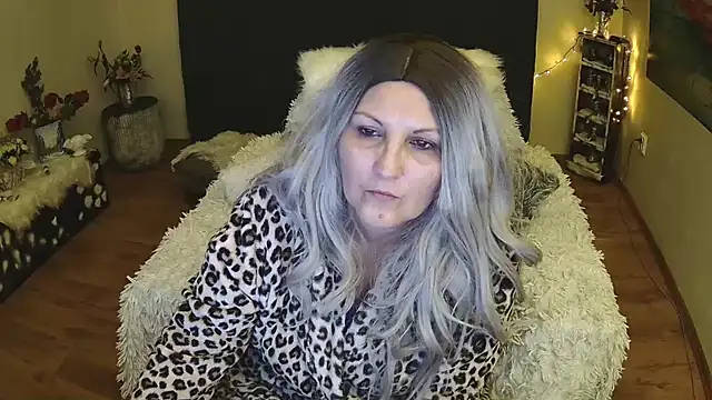 Snapshot of Divineblond chatting on February 6, 2025, 1:27 am Divineblond online show from February 6, 2025, 1:27 am