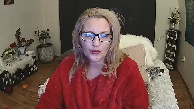 Snapshot of Divineblond chatting on February 8, 2025, 2:58 am Divineblond online show from February 8, 2025, 2:58 am