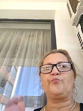 Divineblond online show from October 10, 2025, 9:52 am