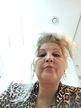 Divineblond online show from October 24, 2025, 11:01 pm