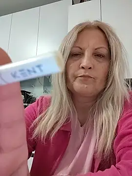 Divineblond online show from April 22, 2026, 10:22 pm