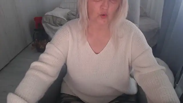 Divineblond online show from April 23, 2026, 2:30 pm