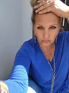 Snapshot of Divineblond chatting on May 15, 2026, 1:40 pm Divineblond online show from May 15, 2026, 1:40 pm