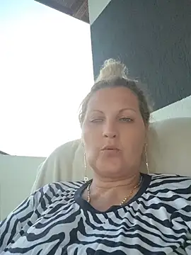 Snapshot of Divineblond chatting on May 31, 2026, 6:04 pm Divineblond online show from May 31, 2026, 6:04 pm