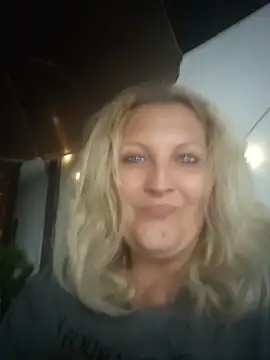 Snapshot of Divineblond chatting on June 11, 2026, 7:34 pm Divineblond online show from June 11, 2026, 7:34 pm
