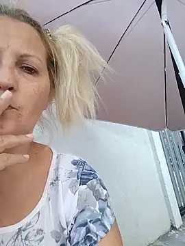 Snapshot of Divineblond chatting on June 13, 2026, 6:06 pm Divineblond online show from June 13, 2026, 6:06 pm