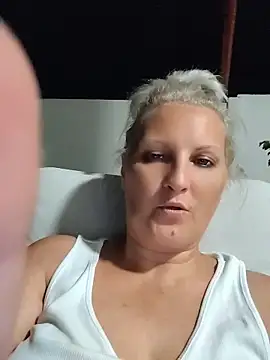 Snapshot of Divineblond chatting on June 29, 2026, 11:05 pm Divineblond online show from June 29, 2026, 11:05 pm